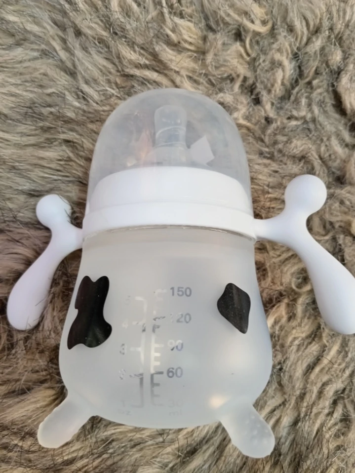 ဆီလီကွန်နို့ဘူး